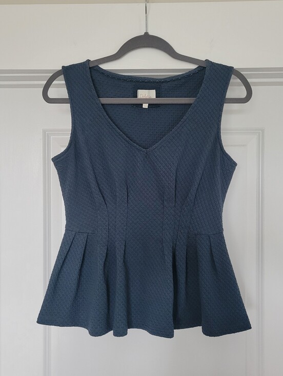 Deletta Tops - Deletta Textured Slate Blue V‑Neck Peplum Tank